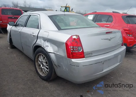 2008 Chrysler 300 Touring z USA, uszkodzony, nr VIN 2C3LA53G78H187250